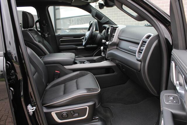 Dodge 1500 Ram 5.7 V8 4x4 Crew Cab Laramie / Luchtvering / Panoramadak / N.A.P.