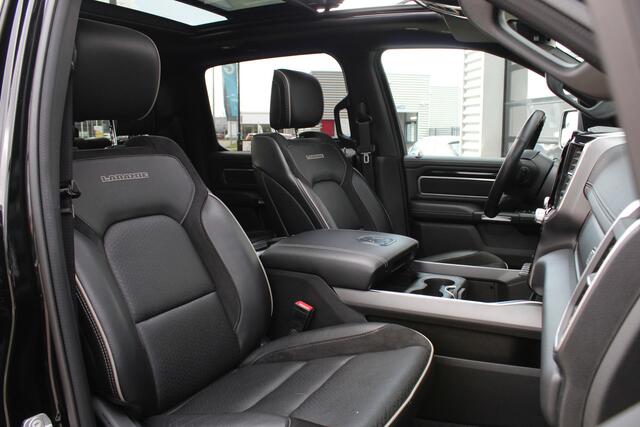 Dodge 1500 Ram 5.7 V8 4x4 Crew Cab Laramie / Luchtvering / Panoramadak / N.A.P.