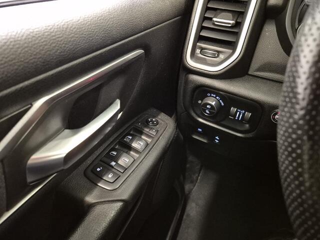 Dodge 1500 Ram 4x4 Crew Cab LPG Marge (btw vrij) Blackout