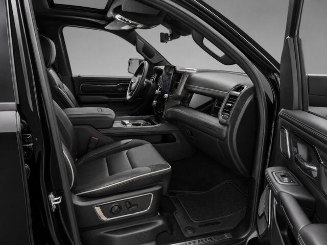 Dodge 1500 RAM LIMITED CREW CAB LIMITED NIGHT ED. | GEEN BPM! | LPG | BOMVOL! |