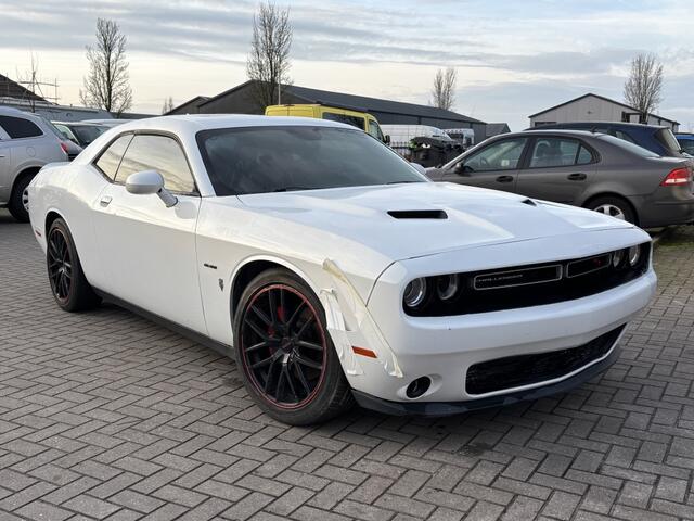 Dodge CHALLENGER 5.7 V8 Hemi 2016 LEES BESCHRIJVING