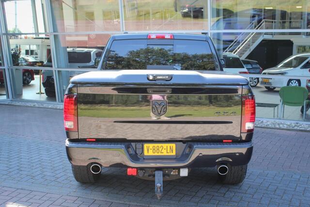 Dodge RAM PICKUP 5.7 V8 4x4 QC 6'4