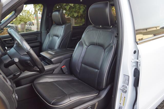 Dodge RAM PICKUP 1500 5.7 V8 4x4 Crew Cab (400pk) Limited Pano/Luchtvering/NAP/LPG