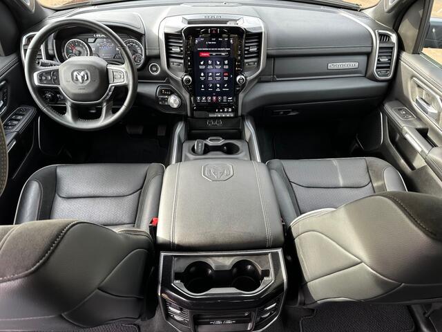 Dodge RAM PICKUP RAM 1500 LAREMIE 5.7 V8 l FULL BLACK l LUCHTVER l NAP l 360CAM l STOEL/STUURVER