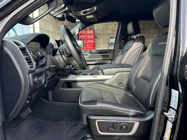 Dodge RAM PICKUP RAM 1500 LAREMIE 5.7 V8 l FULL BLACK l LUCHTVER l NAP l 360CAM l STOEL/STUURVER