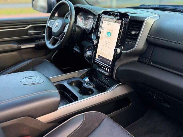 Dodge RAM PICKUP BJ2024 5.7 V8 4x4 Laramie Night 22inch / PANO / LPG / NL-AUTO