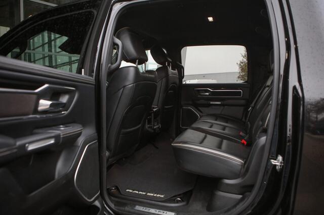 Dodge RAM PICKUP 5.7 V8 4x4 CC Laramie |