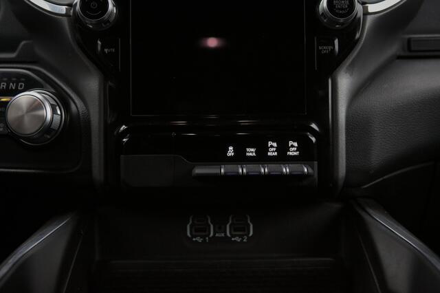 Dodge RAM PICKUP 5.7 V8 4x4 CC Laramie |