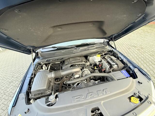 Dodge RAM PICKUP 5.7 V8 4x4 CC LONGHORN VOL!