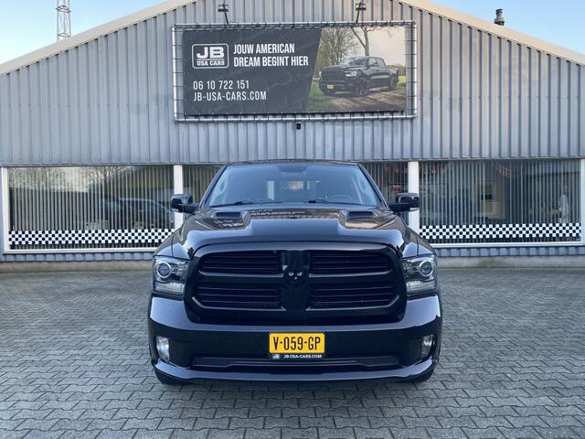 Dodge RAM PICKUP 5.7 V8 Black Edition. N.A.P.
