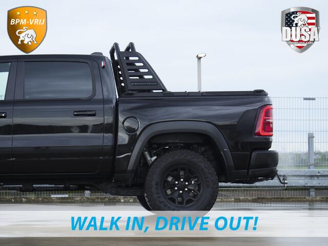 Dodge RAM PICKUP | RHO | 3.0L Twin-Turbo I6 | 4x4 | Crew Cab | Black Edition | Panoramadak | 14,4-inch Touchscreen | Passenger Display | Getoonde accessoires zijn verkrijgbaar tegen meerprijs