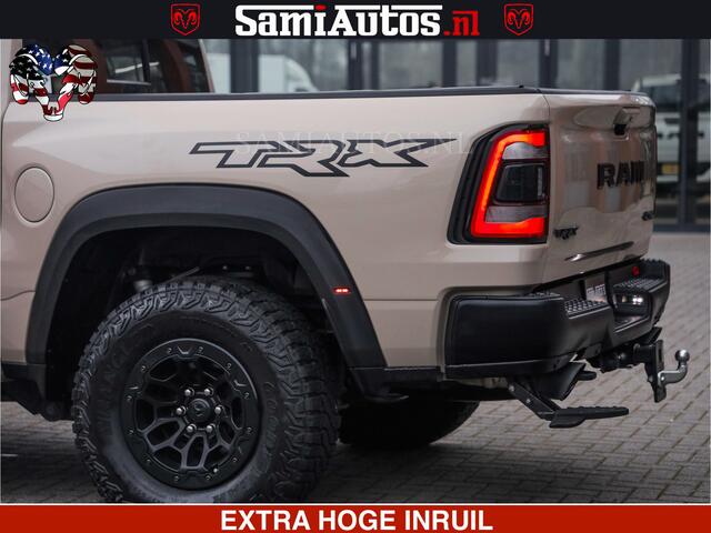 Dodge RAM PICKUP TRX | SANDBLAST EDITION | SUPERCHARGER 6.2 SRT 711PK HELLCAT | CARBON | Mojave Sand Clear Coat | HARMAN KARDON & PANO DAK & ALP ADVANCED SAFETY GROUP & ADG TECHNOLOGY GROUP | 4X4 | DUBBELE CABINE DC 5 PERSOONS | VOORRAAD NR: 6545