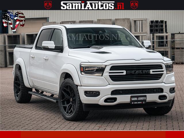 Dodge RAM PICKUP V8 5.7 402PK | LARAMIE SPORT | Krachtige Hemi | Panorama Dak | 12' Scherm | LPG | Comfortabele Dubbele Cabine met Royale 5 Zitplaatsen | NIEUW EN BPM vrij | Nu Leverbaar uit Voorraad | Nr 2528 - 1276 |