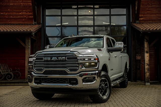 Dodge RAM PICKUP laramie 6.7L Cummins black edition Dodge RAM 2500 laramie 6.7L Cummins Garantie 4 jaar tot 200.000 km .