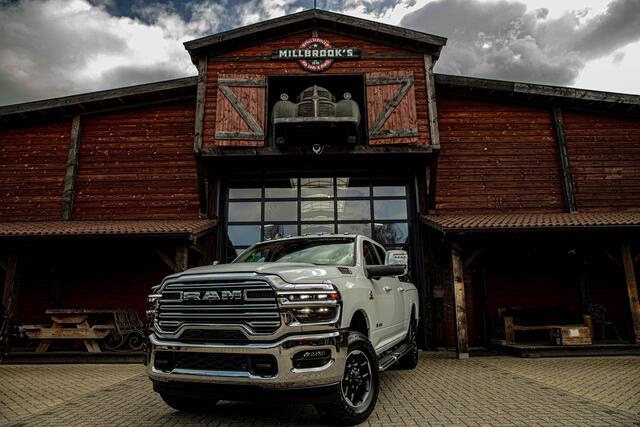 Dodge RAM PICKUP laramie 6.7L Cummins black edition Dodge RAM 2500 laramie 6.7L Cummins Garantie 4 jaar tot 200.000 km .
