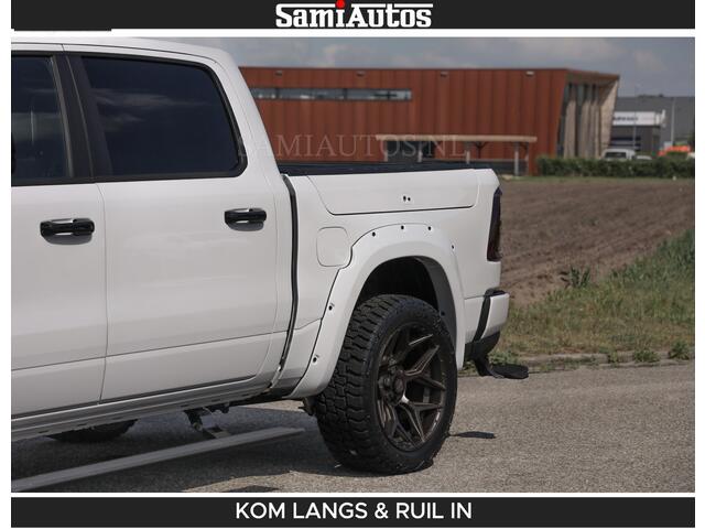 Dodge RAM PICKUP Limited 540 PK De Meest Luxe en Volle Pick-Up in zijn Klasse | Massage + Full Option | Comfortabele Dubbele Cabine met Royale 5 Zitplaatsen | BPM vrij | Nu Leverbaar uit Voorraad | Voorraad Nr 2351 - 7478 | De specialist in Amerikaanse pick-ups in Nederland en Europa.