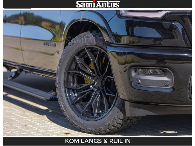 Dodge RAM PICKUP Limited Night H.O 540HP 706Nm | Massage + Full Option | De Meest Luxe en Volle Pick-Up in zijn Klasse | Comfortabele Dubbele Cabine met Royale 5 Zitplaatsen | BPM vrij | Nu Leverbaar uit Voorraad | Voorraad Nr 2328 - 5157 | De specialist in Amerikaanse pick-ups in Nederland en Europa.
