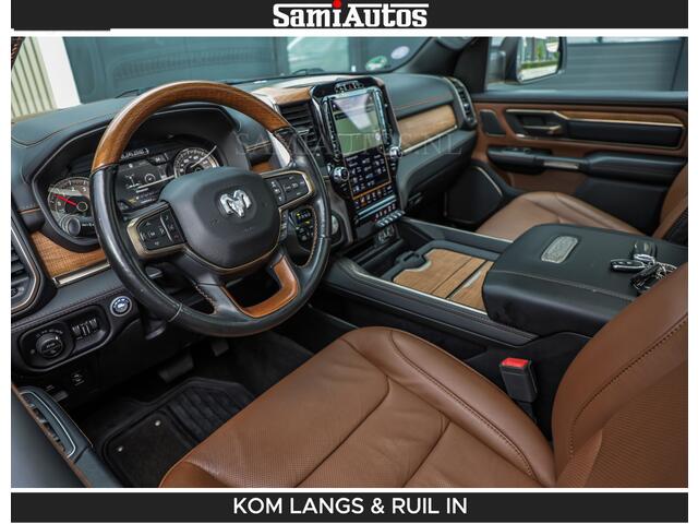 Dodge RAM PICKUP LONGHORN | WIDE BODY | 5.7 V8 | BREDE WIELEN | BOM VOL | HUD | BRUIN LEDER | LUCHTVERING | PANODAK | RONDOM CAMERA | OPEN UITLAAT KLEP | ALARM | DUBBELE CABINE | 5 PERSOONS | CREW CAB DC | SPECIAL ONE | DEALER ONDERHOUDEN | Eerste eigenaar |