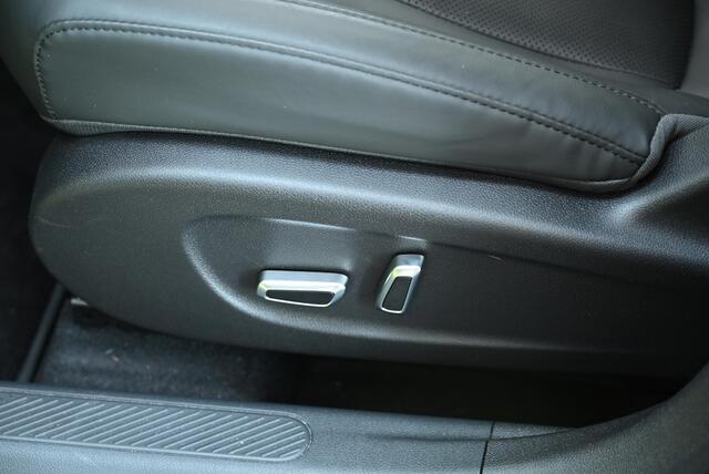 Dongfeng Box Launch Edition | 360° Camera | Adaptieve Cruise Control | Elektrisch Verstelbare Bestuurdersstoel + Geheugen | Stoelverwarming Bestuurder | Stoelventilatie Bestuurder | Apple Carplay | Android Auto | Sfeerverlichting | Elektrisch Inklapbare Buitenspiegels