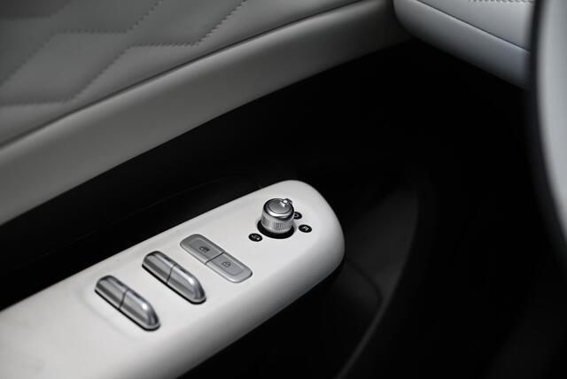 Dongfeng Box Launch Edition | 360° Camera | Adaptieve Cruise Control | Elektrisch Verstelbare Bestuurdersstoel + Geheugen | Stoelverwarming Bestuurder | Stoelventilatie Bestuurder | Apple Carplay | Android Auto | Sfeerverlichting | Elektrisch Inklapbare Buitenspiegels