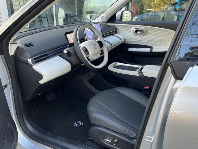 Dongfeng Box Premium Edition | 360° Camera | Adaptieve Cruise Control | Donkergetint Glas Achter | Elektrisch Verstelbare Bestuurdersstoel + Geheugen | Stoelverwarming Bestuurder | Stoelventilatie Bestuurder | Apple Carplay | Android Auto | Sfeerverlichting | Elektris