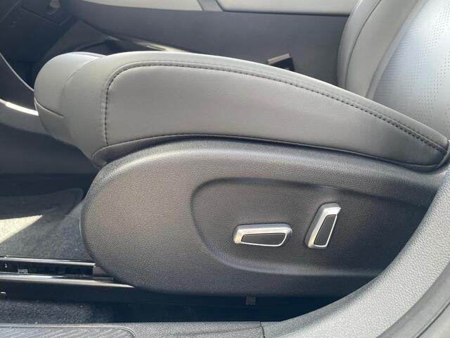 Dongfeng Box Launch Edition 42 kWh | 360° Camera | Adaptieve Cruise Control | Elektrisch Verstelbare Bestuurdersstoel + Geheugen | Stoelverwarming Bestuurder | Stoelventilatie Bestuurder | Apple Carplay | Android Auto | Sfeerverlichting | Elektrisch Inklapbare Buitenspiegels