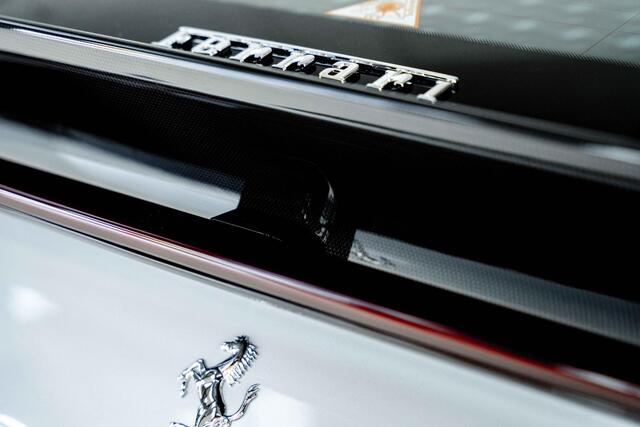 Ferrari 12Cilindri V12 l Carbon l Lift l Carbon Racing seats