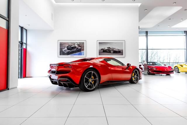 Ferrari 296 GTB ~Ferrari Munsterhuis~
