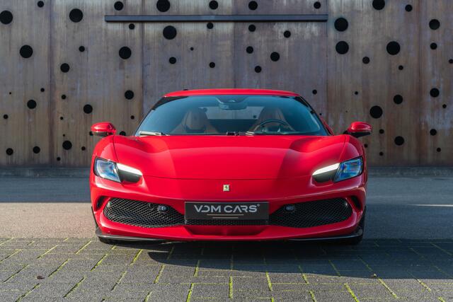 Ferrari 296 GTB 3.0 V6 | 1e Eigenaar | Carbon | Carbon Velgen | Lift |