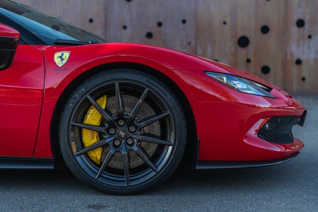 Ferrari 296 GTB 3.0 V6 | 1e Eigenaar | Carbon | Carbon Velgen | Lift |