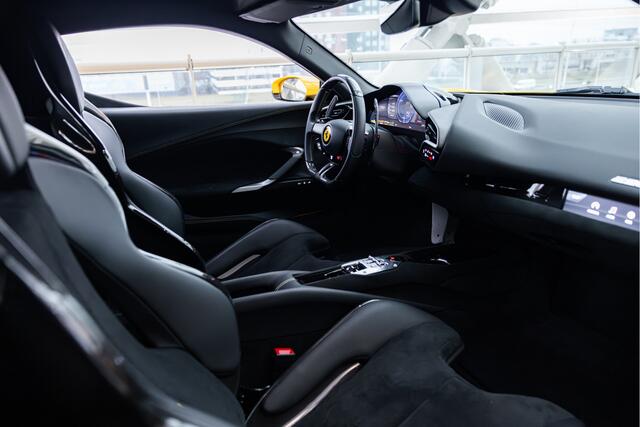 Ferrari 296 GTB 3.0 V6 | Lift | Carbon | Nero |