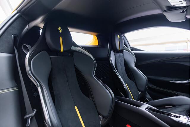 Ferrari 296 GTB 3.0 V6 | Lift | Carbon | Nero |