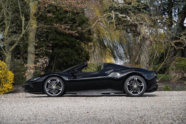 Ferrari 296 GTS 3.0 V6 ATELIER
