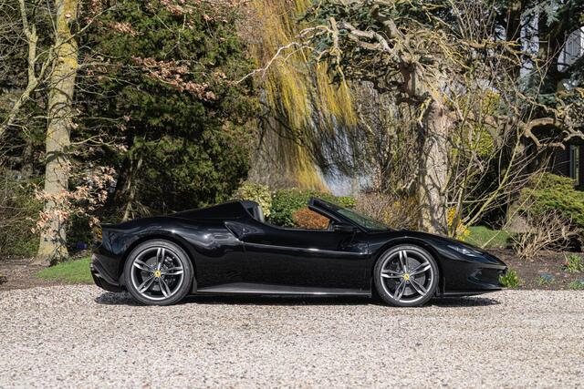 Ferrari 296 GTS 3.0 V6 ATELIER