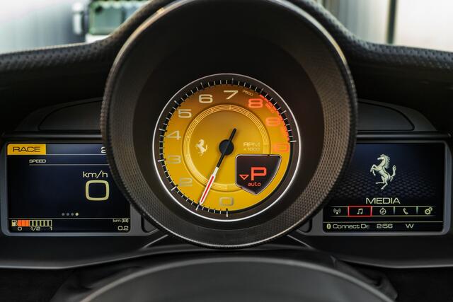 Ferrari 488 Pista Spider - Azzurro California - Carbon - Lift