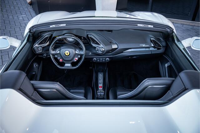 Ferrari 488 3.9 Spider HELE - Passenger Display | Lift | Camera | Carplay