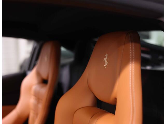 Ferrari 488 3.9 GTB HELE | Rosso Fuoco - Historie - Cuoio