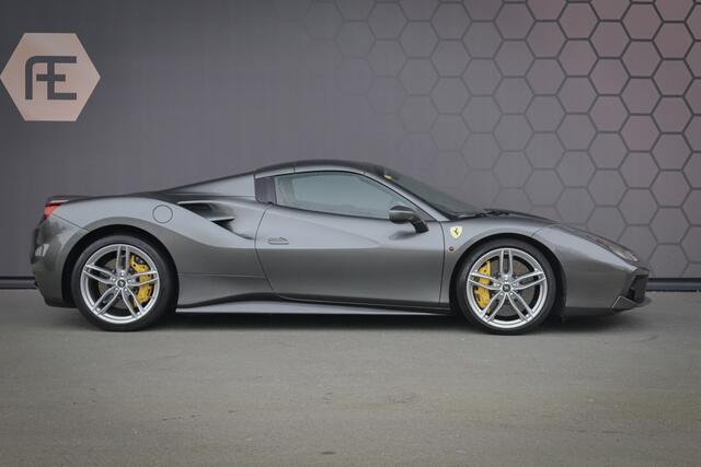 Ferrari 488 3.9 Spider HELE | LIFTING | GOLDRAKE RACING SEATS L | FULL PPF | CARBON LED STUUR | CAMERA | ADAPTIVE FRONT LIGHTING | GIALLO DETAILS | CARBON CENTRE CAPS | ETC.