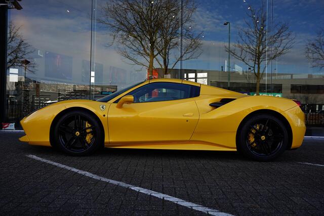 Ferrari 488 3.9 Spider HELE / Full Akrapovic / Tri Coat Paint / Painted Livery / Lifting