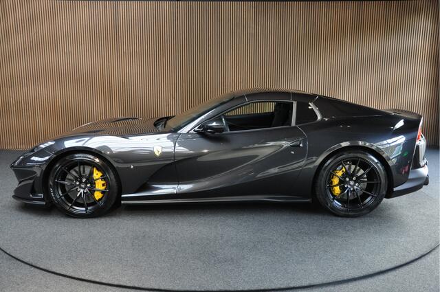 Ferrari 812 GTS 6.5 V12 HELE DAYTONA STYLE SEATS CARBON PASSENGER DISPLAY FULL ELECTRIC SEATS
