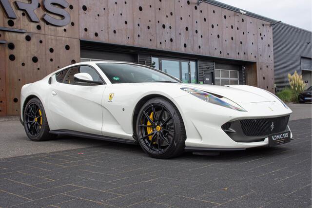 Ferrari 812 6.5 V12 Superfast HELE | Carbon Racing Seats | Bianco Avus | Nieuwe Service | 20" Forged |