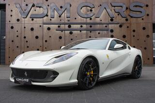 ferrari-812-6.5-v12-superfast-hele-
