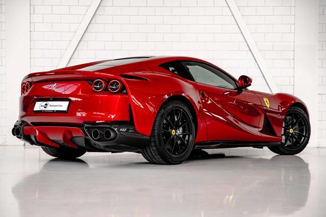 Ferrari 812 Superfast HELE l Carbon l Shelf bags