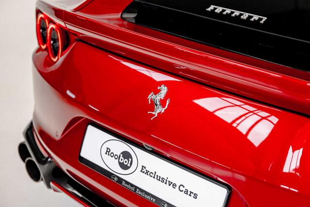 Ferrari 812 Superfast HELE l Carbon l Shelf bags