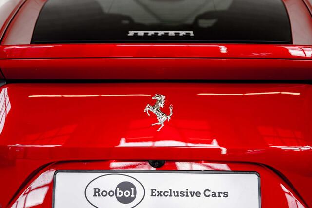 Ferrari 812 Superfast HELE l Carbon l Shelf bags