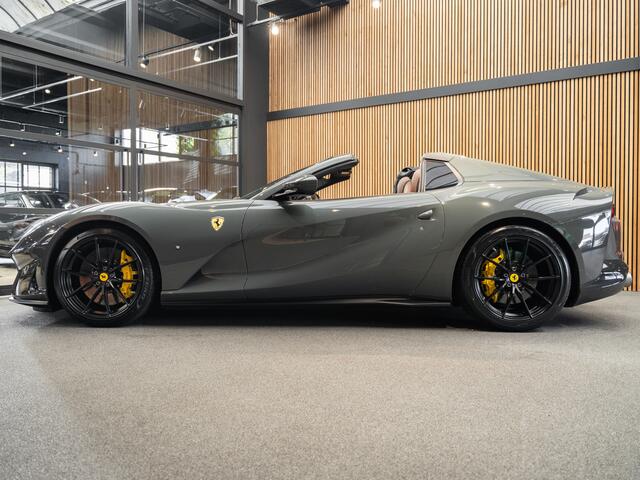 Ferrari 812 GTS Grigio Scuro Carbon Lift Comfort Seats 812 GTS 6.5 V12 HELE