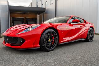 ferrari-812-superfast---rosso-corsa