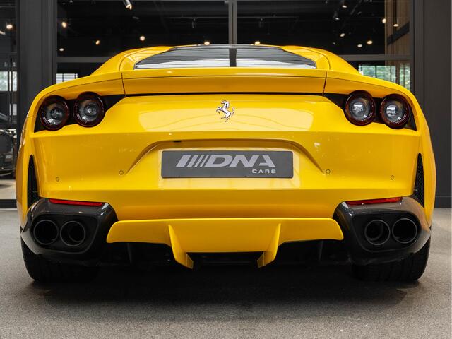 Ferrari 812 V12 Superfast HELE Atelier Full Carbon 6.5 V12 Superfast Giallo Triplo Painted Stripe