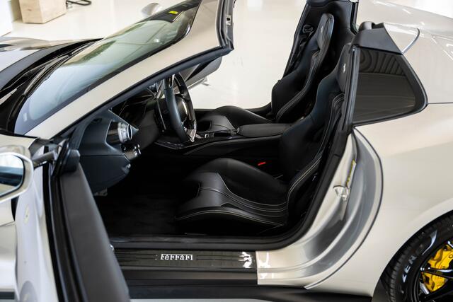 Ferrari 812 GTS 6.5 V12 Carbon, LIft, Side display, Atelier
