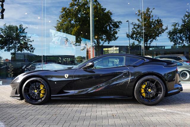 Ferrari 812 6.5 V12 Superfast HELE / Carbon / Lift / Passenger Display / Leder Nero – foto 2